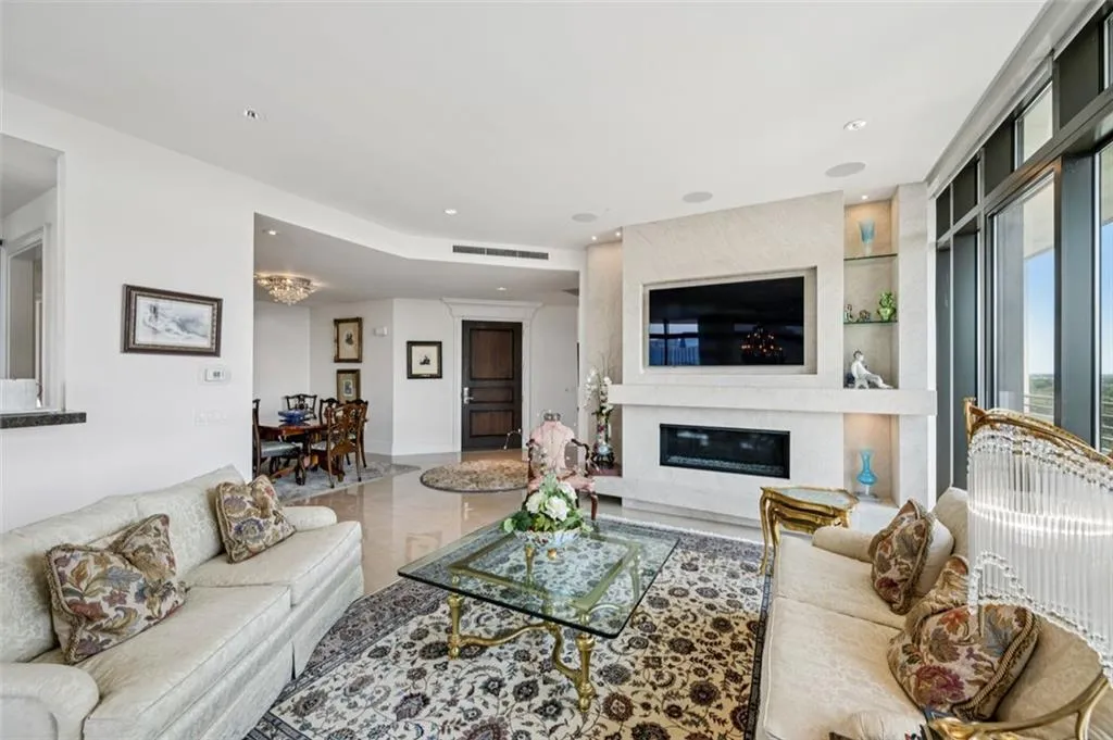 750 Park Avenue Ne Unit 16s, Atlanta, Georgia 30326, 2 Bedrooms Bedrooms, ,2 BathroomsBathrooms,Residential,For Sale,750 Park Avenue Ne Unit 16s,7650958
