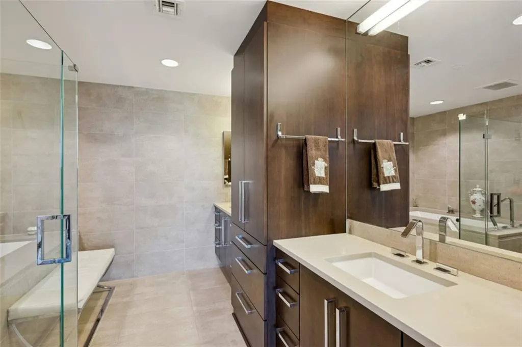 750 Park Avenue Ne Unit 16s, Atlanta, Georgia 30326, 2 Bedrooms Bedrooms, ,2 BathroomsBathrooms,Residential,For Sale,750 Park Avenue Ne Unit 16s,7650958