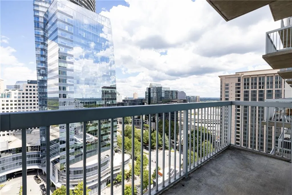 A front-row seat to impressive city views