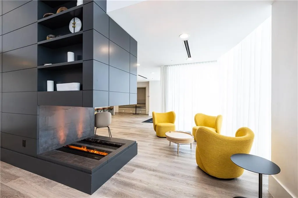 Contemporary resident lounge