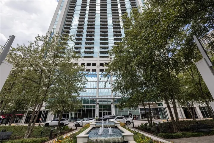 Realm Condominiums – high-rise living in the heart of Buckhead