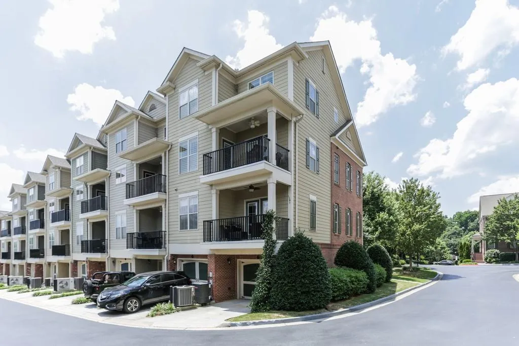 283 Le Gran Bend, Sandy Springs, Georgia 30328, 2 Bedrooms Bedrooms, ,2 BathroomsBathrooms,Residential,Sold,283 Le Gran Bend,6559655