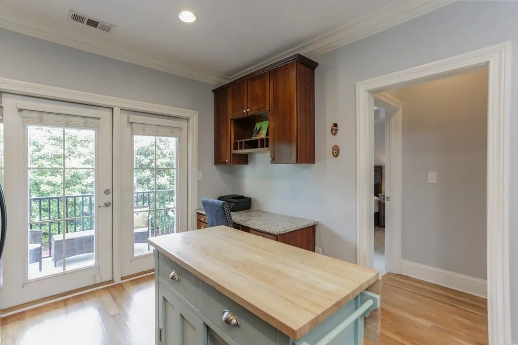 283 Le Gran Bend, Sandy Springs, Georgia 30328, 2 Bedrooms Bedrooms, ,2 BathroomsBathrooms,Residential,Sold,283 Le Gran Bend,6559655