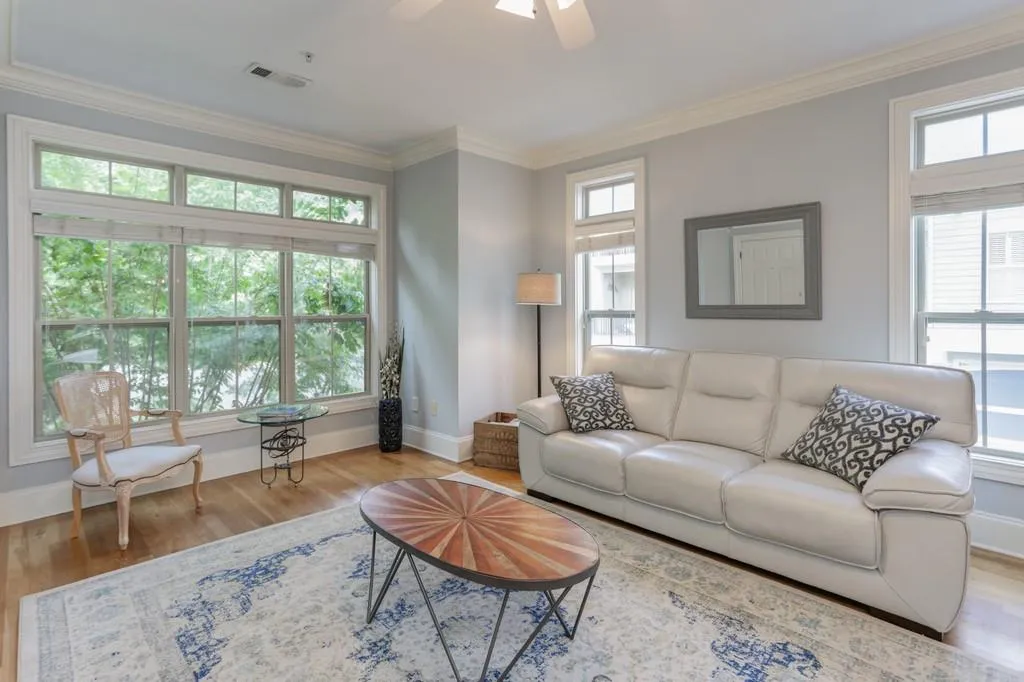 283 Le Gran Bend, Sandy Springs, Georgia 30328, 2 Bedrooms Bedrooms, ,2 BathroomsBathrooms,Residential,Sold,283 Le Gran Bend,6559655