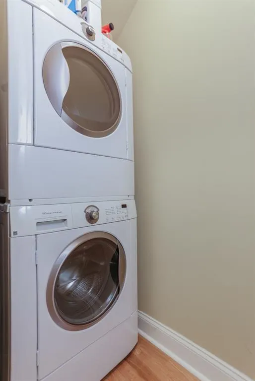 283 Le Gran Bend, Sandy Springs, Georgia 30328, 2 Bedrooms Bedrooms, ,2 BathroomsBathrooms,Residential,Sold,283 Le Gran Bend,6559655