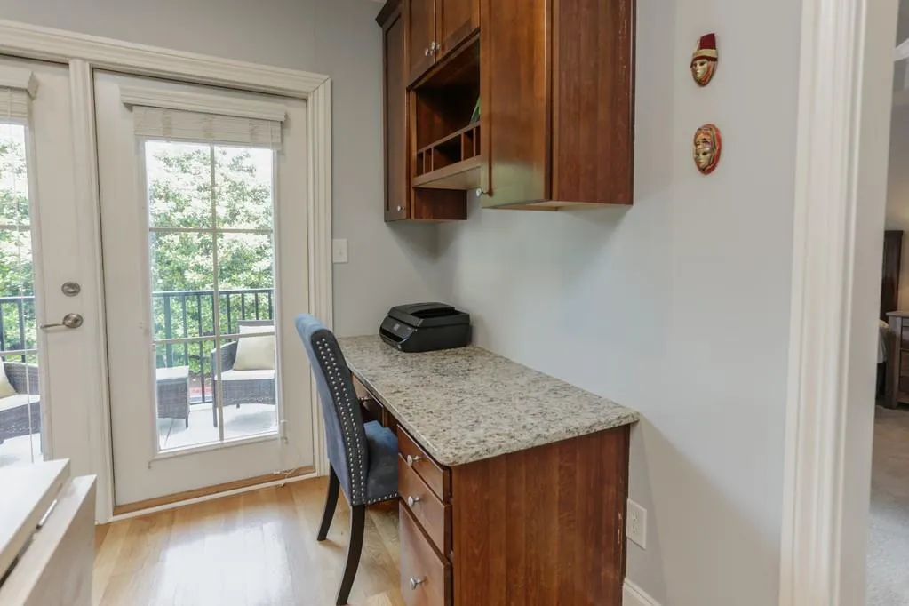 283 Le Gran Bend, Sandy Springs, Georgia 30328, 2 Bedrooms Bedrooms, ,2 BathroomsBathrooms,Residential,Sold,283 Le Gran Bend,6559655