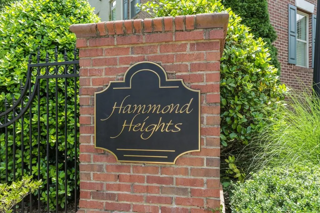 283 Le Gran Bend, Sandy Springs, Georgia 30328, 2 Bedrooms Bedrooms, ,2 BathroomsBathrooms,Residential,Sold,283 Le Gran Bend,6559655