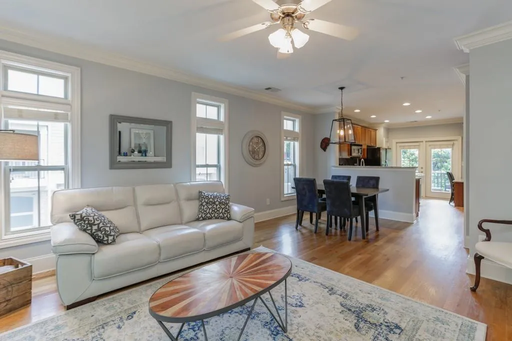 283 Le Gran Bend, Sandy Springs, Georgia 30328, 2 Bedrooms Bedrooms, ,2 BathroomsBathrooms,Residential,Sold,283 Le Gran Bend,6559655