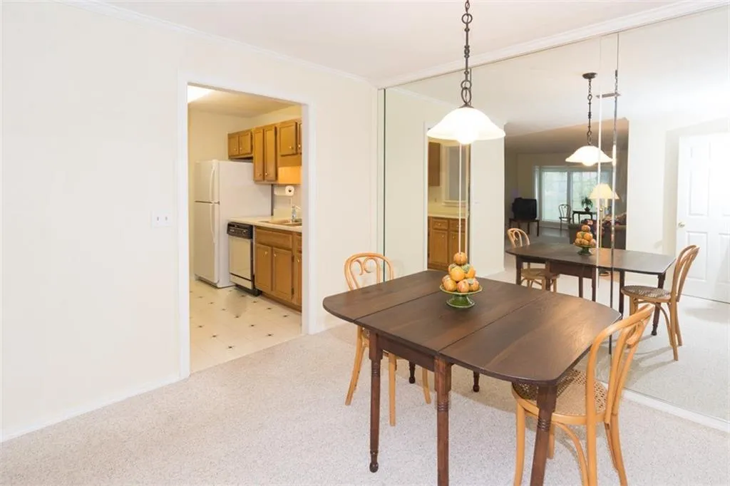 1004 Gettysburg Place, Sandy Springs, Georgia 30350, 2 Bedrooms Bedrooms, ,2 BathroomsBathrooms,Residential,Sold,1004 Gettysburg Place,5765321