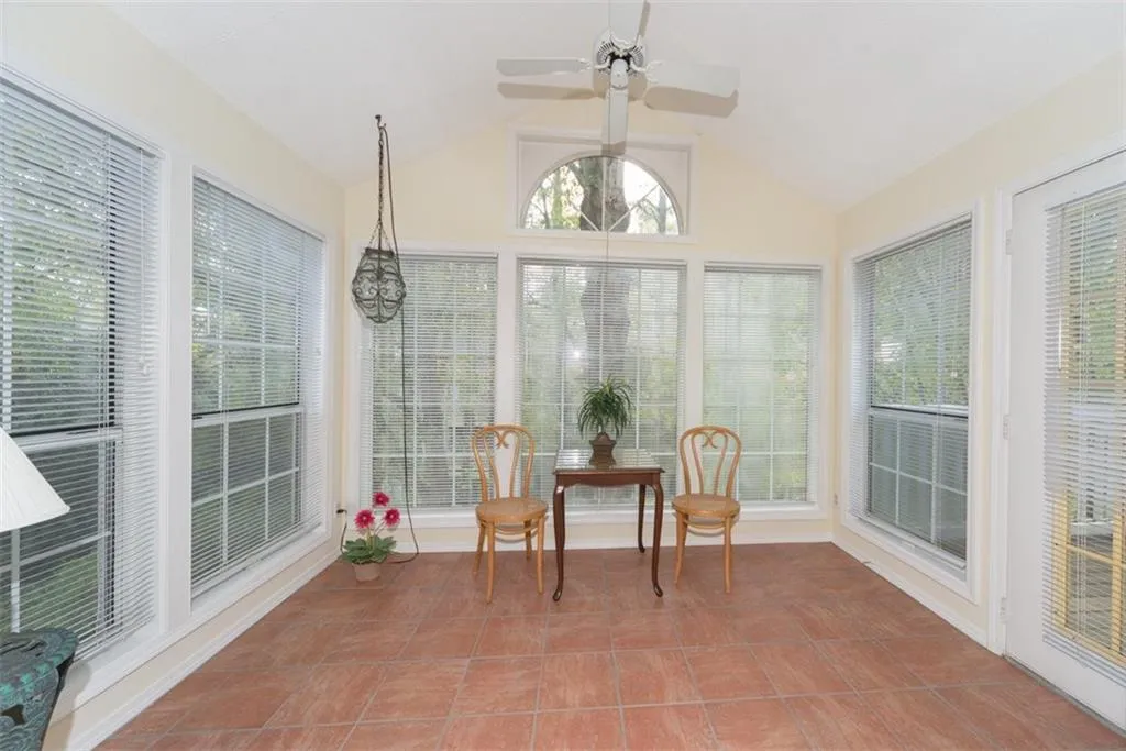 1004 Gettysburg Place, Sandy Springs, Georgia 30350, 2 Bedrooms Bedrooms, ,2 BathroomsBathrooms,Residential,Sold,1004 Gettysburg Place,5765321