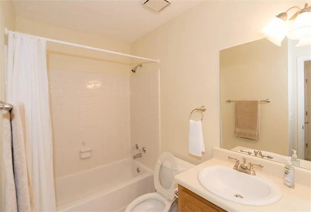 1004 Gettysburg Place, Sandy Springs, Georgia 30350, 2 Bedrooms Bedrooms, ,2 BathroomsBathrooms,Residential,Sold,1004 Gettysburg Place,5765321