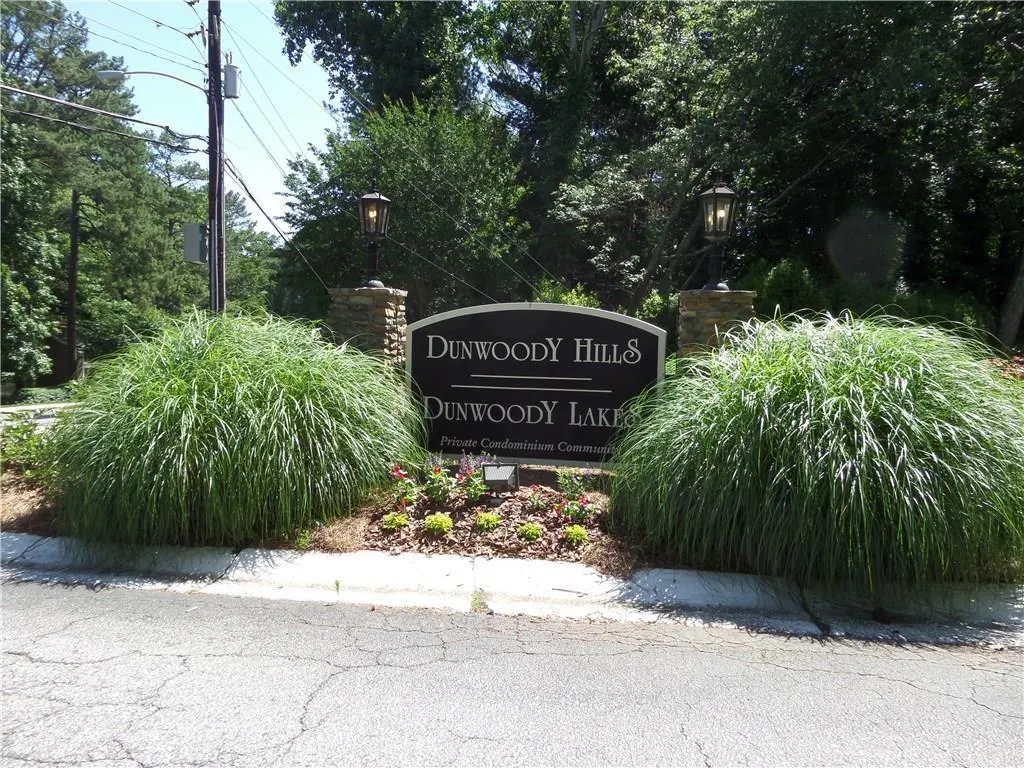 1004 Gettysburg Place, Sandy Springs, Georgia 30350, 2 Bedrooms Bedrooms, ,2 BathroomsBathrooms,Residential,Sold,1004 Gettysburg Place,5765321