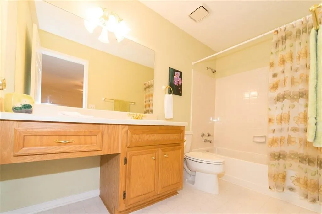 1004 Gettysburg Place, Sandy Springs, Georgia 30350, 2 Bedrooms Bedrooms, ,2 BathroomsBathrooms,Residential,Sold,1004 Gettysburg Place,5765321