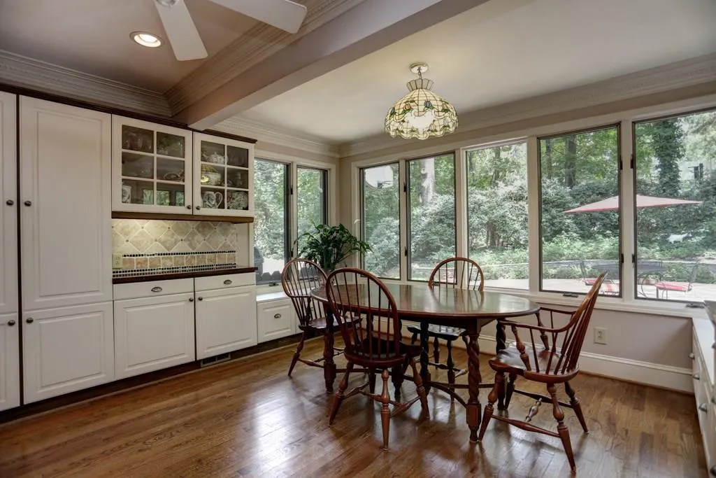 5995 River Chase Circle, Sandy Springs, Georgia 30328, 5 Bedrooms Bedrooms, ,4 BathroomsBathrooms,Residential,Sold,5995 River Chase Circle,5793343