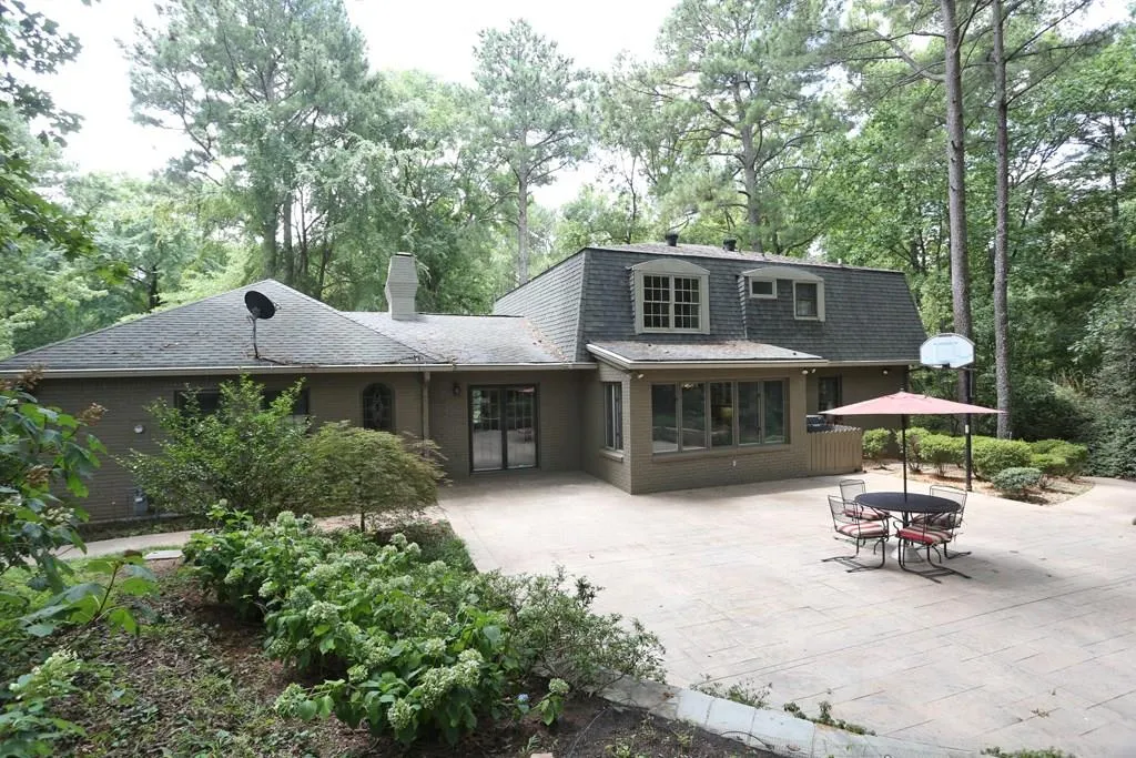 5995 River Chase Circle, Sandy Springs, Georgia 30328, 5 Bedrooms Bedrooms, ,4 BathroomsBathrooms,Residential,Sold,5995 River Chase Circle,5793343