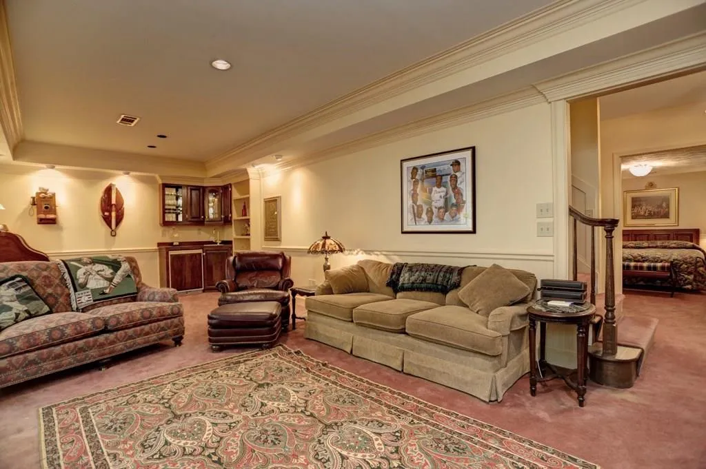 5995 River Chase Circle, Sandy Springs, Georgia 30328, 5 Bedrooms Bedrooms, ,4 BathroomsBathrooms,Residential,Sold,5995 River Chase Circle,5793343