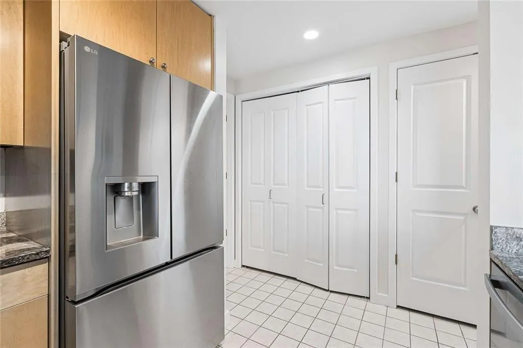 3338 Peachtree Road Ne Unit 1810, Atlanta, Georgia 30326, 1 Bedroom Bedrooms, 0 ,1 BathroomBathrooms,Residential,For Sale,3338 Peachtree Road Ne Unit 1810,7832444