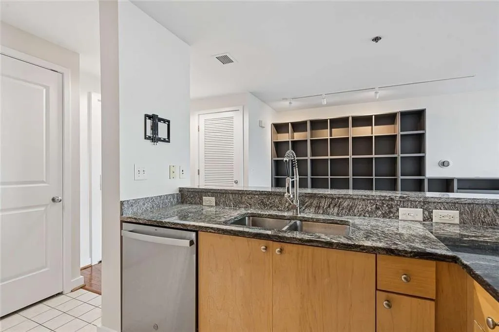 3338 Peachtree Road Ne Unit 1810, Atlanta, Georgia 30326, 1 Bedroom Bedrooms, 0 ,1 BathroomBathrooms,Residential,For Sale,3338 Peachtree Road Ne Unit 1810,7832444