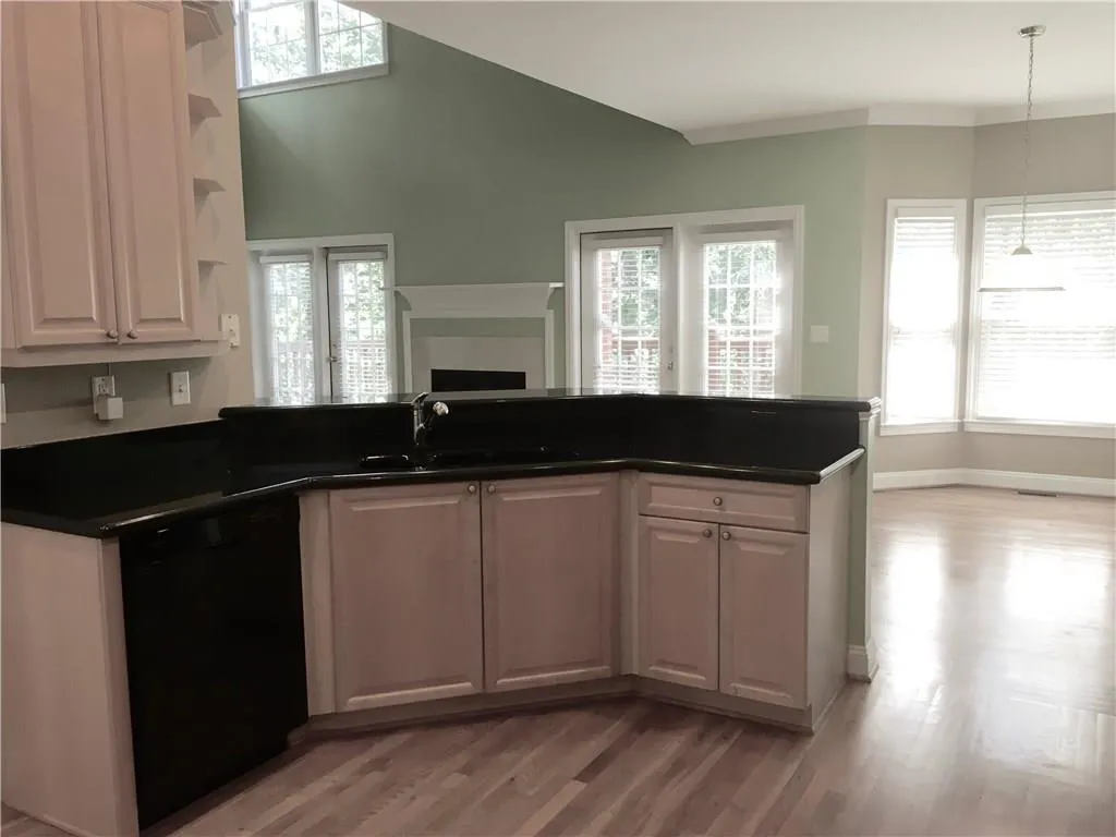 308 Crossing Valley Lane Unit 308, Atlanta, Georgia 30339, 4 Bedrooms Bedrooms, ,3 BathroomsBathrooms,Residential,Sold,308 Crossing Valley Lane Unit 308,5702782