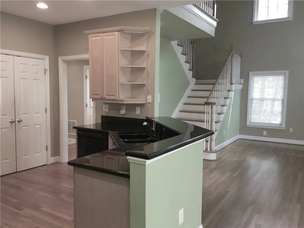 308 Crossing Valley Lane Unit 308, Atlanta, Georgia 30339, 4 Bedrooms Bedrooms, ,3 BathroomsBathrooms,Residential,Sold,308 Crossing Valley Lane Unit 308,5702782