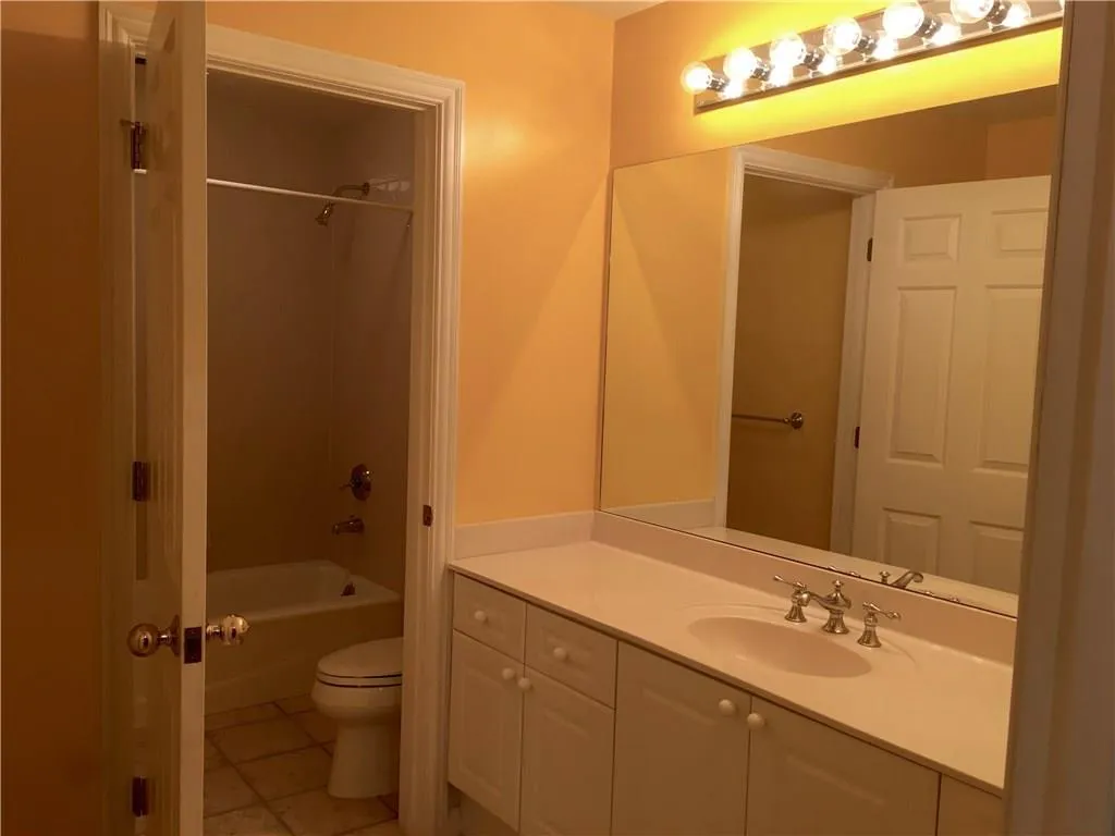 308 Crossing Valley Lane Unit 308, Atlanta, Georgia 30339, 4 Bedrooms Bedrooms, ,3 BathroomsBathrooms,Residential,Sold,308 Crossing Valley Lane Unit 308,5702782