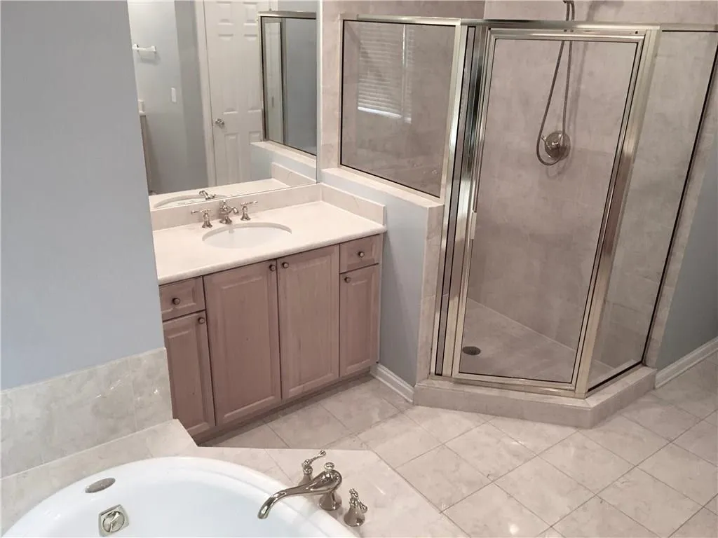 308 Crossing Valley Lane Unit 308, Atlanta, Georgia 30339, 4 Bedrooms Bedrooms, ,3 BathroomsBathrooms,Residential,Sold,308 Crossing Valley Lane Unit 308,5702782