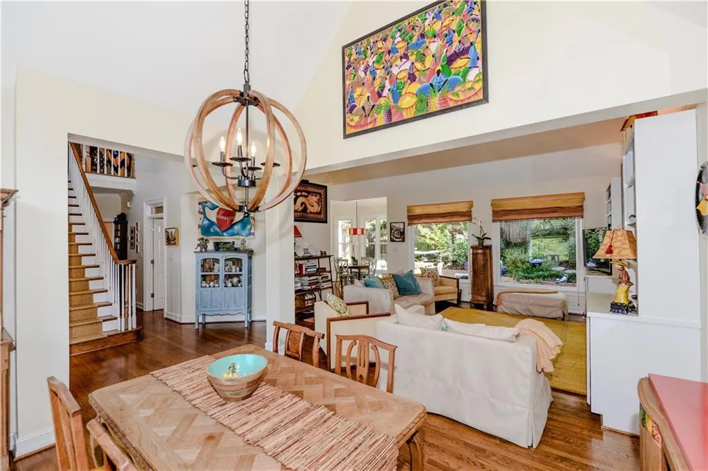 360 Fountain Oaks Lane, Atlanta, Georgia 30342, 3 Bedrooms Bedrooms, ,2 BathroomsBathrooms,Residential,Sold,360 Fountain Oaks Lane,5918587