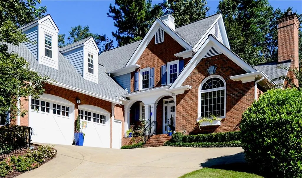 360 Fountain Oaks Lane, Atlanta, Georgia 30342, 3 Bedrooms Bedrooms, ,2 BathroomsBathrooms,Residential,Sold,360 Fountain Oaks Lane,5918587