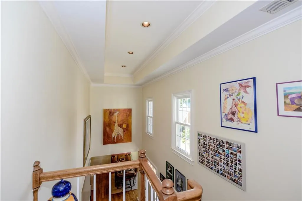 360 Fountain Oaks Lane, Atlanta, Georgia 30342, 3 Bedrooms Bedrooms, ,2 BathroomsBathrooms,Residential,Sold,360 Fountain Oaks Lane,5918587