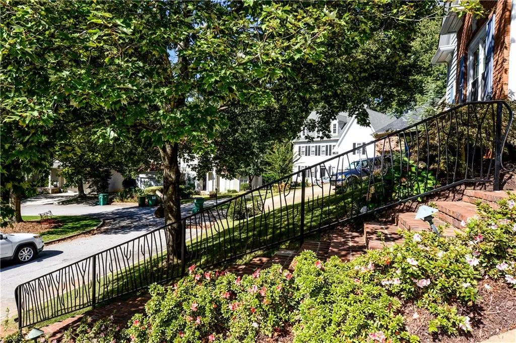 360 Fountain Oaks Lane, Atlanta, Georgia 30342, 3 Bedrooms Bedrooms, ,2 BathroomsBathrooms,Residential,Sold,360 Fountain Oaks Lane,5918587