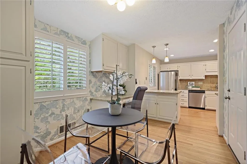 2792 Lansdowne Lane Se, Atlanta, Georgia 30339, 4 Bedrooms Bedrooms, ,3 BathroomsBathrooms,Residential,For Sale,2792 Lansdowne Lane Se,7642604