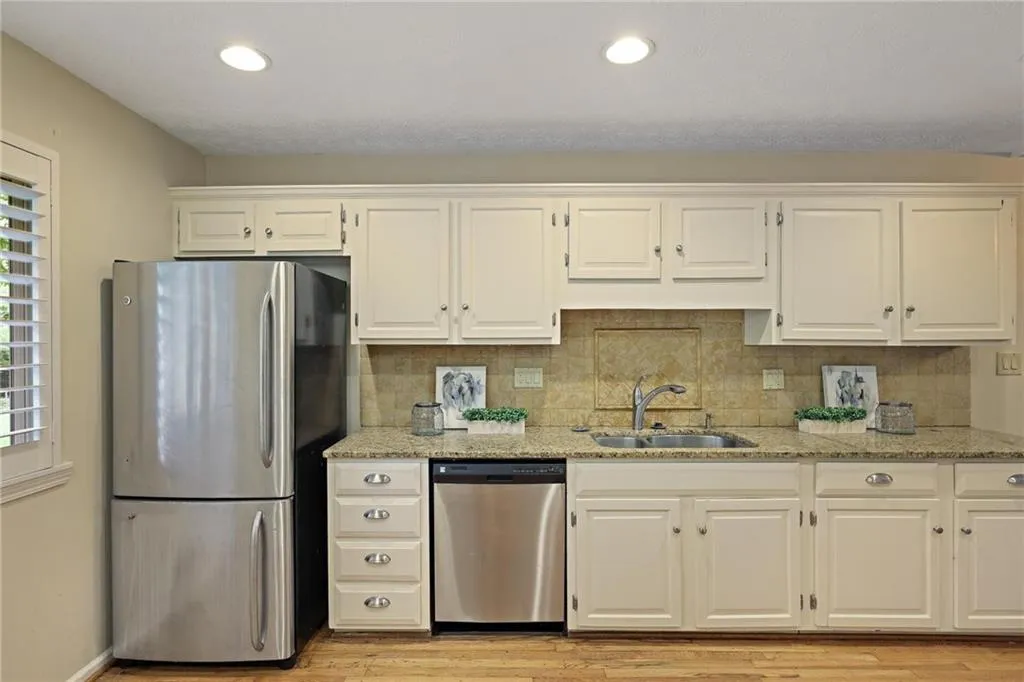 2792 Lansdowne Lane Se, Atlanta, Georgia 30339, 4 Bedrooms Bedrooms, ,3 BathroomsBathrooms,Residential,For Sale,2792 Lansdowne Lane Se,7642604