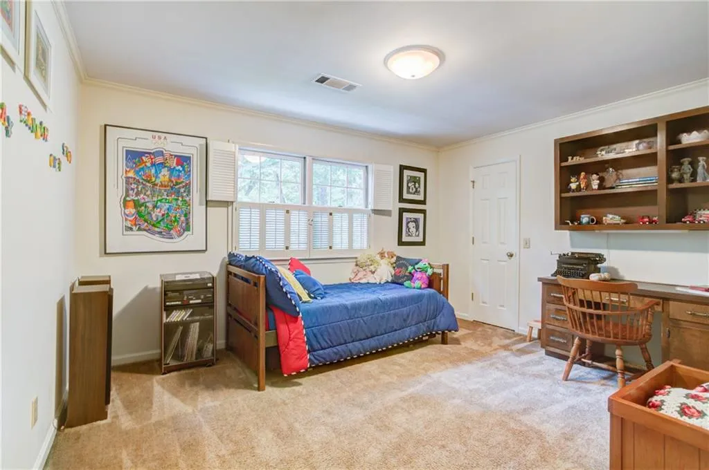 995 Riverside Trace, Sandy Springs, Georgia 30328, 4 Bedrooms Bedrooms, ,3 BathroomsBathrooms,Residential,Sold,995 Riverside Trace,5842113