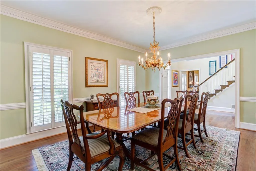 995 Riverside Trace, Sandy Springs, Georgia 30328, 4 Bedrooms Bedrooms, ,3 BathroomsBathrooms,Residential,Sold,995 Riverside Trace,5842113