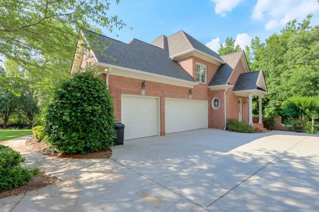 1635 Misty Oaks Drive, Sandy Springs, Georgia 30350, 6 Bedrooms Bedrooms, ,6 BathroomsBathrooms,Residential,Sold,1635 Misty Oaks Drive,6900674