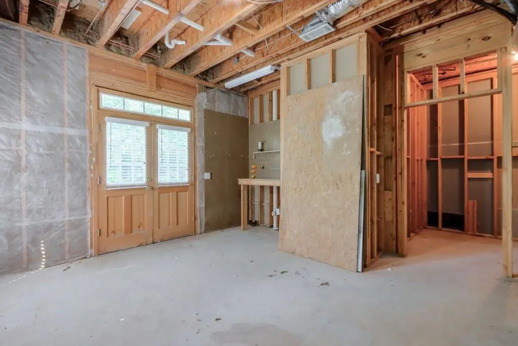 1635 Misty Oaks Drive, Sandy Springs, Georgia 30350, 6 Bedrooms Bedrooms, ,6 BathroomsBathrooms,Residential,Sold,1635 Misty Oaks Drive,6900674