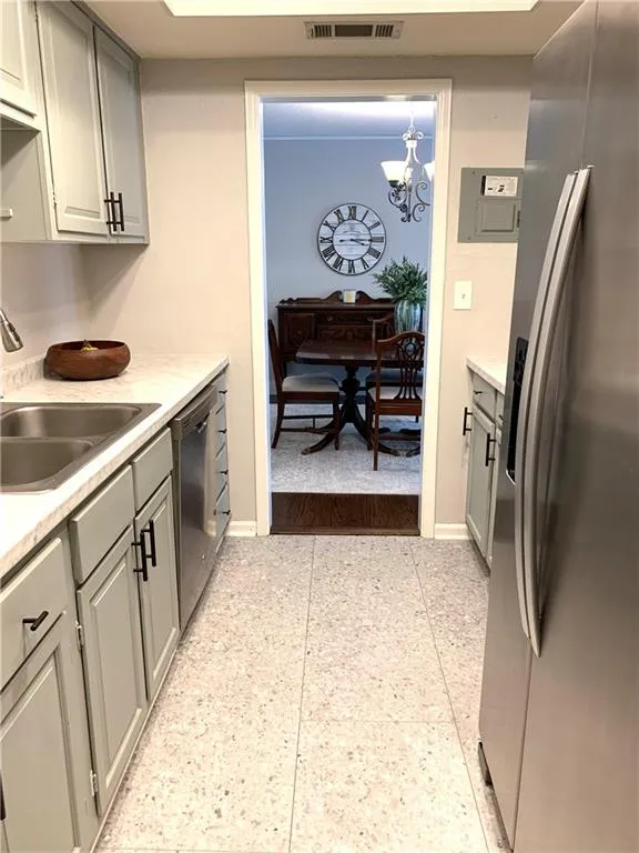 6851 Roswell Road Unit J7, Atlanta, Georgia 30328, 2 Bedrooms Bedrooms, ,2 BathroomsBathrooms,Residential,Sold,6851 Roswell Road Unit J7,6880509