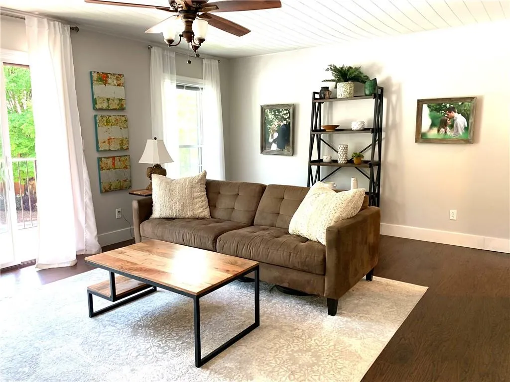 6851 Roswell Road Unit J7, Atlanta, Georgia 30328, 2 Bedrooms Bedrooms, ,2 BathroomsBathrooms,Residential,Sold,6851 Roswell Road Unit J7,6880509