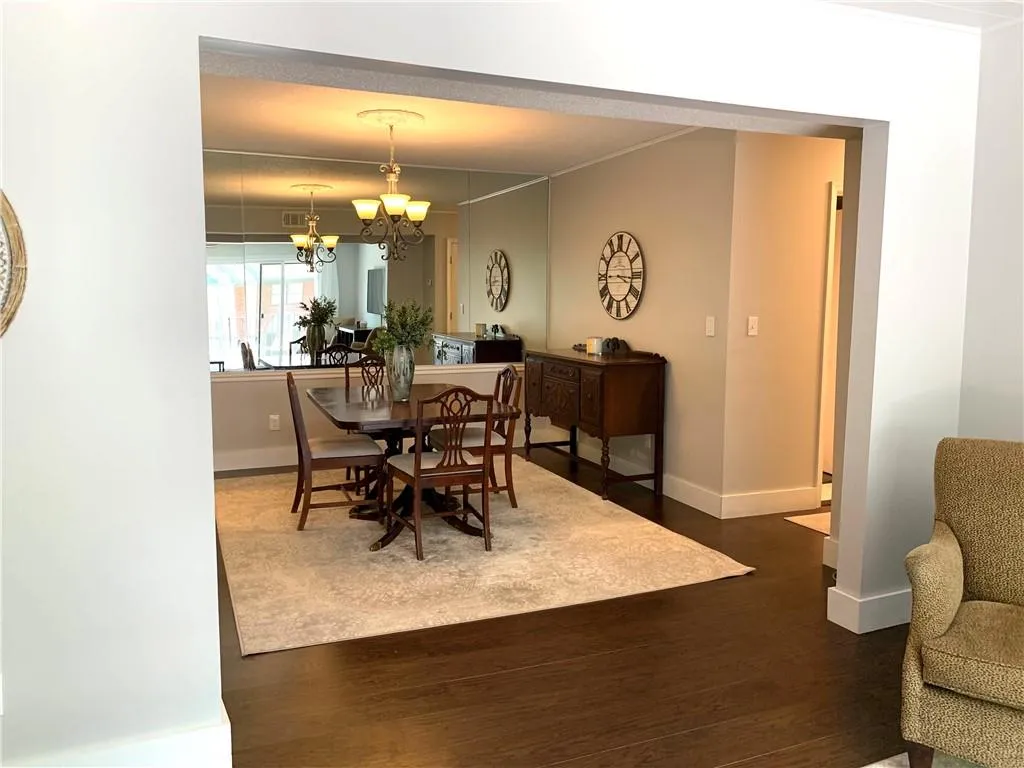 6851 Roswell Road Unit J7, Atlanta, Georgia 30328, 2 Bedrooms Bedrooms, ,2 BathroomsBathrooms,Residential,Sold,6851 Roswell Road Unit J7,6880509