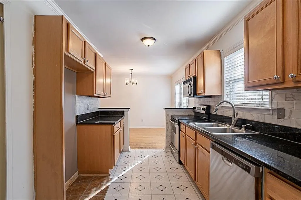 1404 Brighton Point, Atlanta, Georgia 30328, 3 Bedrooms Bedrooms, ,2 BathroomsBathrooms,Residential,Sold,1404 Brighton Point,6967149