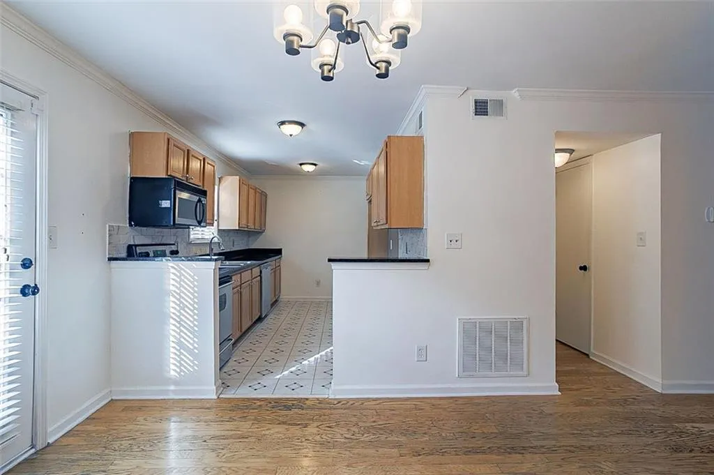 1404 Brighton Point, Atlanta, Georgia 30328, 3 Bedrooms Bedrooms, ,2 BathroomsBathrooms,Residential,Sold,1404 Brighton Point,6967149