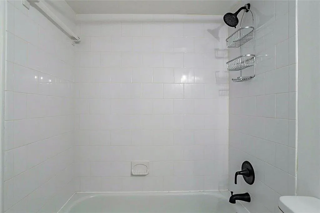 1404 Brighton Point, Atlanta, Georgia 30328, 3 Bedrooms Bedrooms, ,2 BathroomsBathrooms,Residential,Sold,1404 Brighton Point,6967149