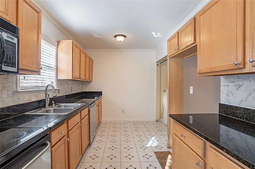 1404 Brighton Point, Atlanta, Georgia 30328, 3 Bedrooms Bedrooms, ,2 BathroomsBathrooms,Residential,Sold,1404 Brighton Point,6967149