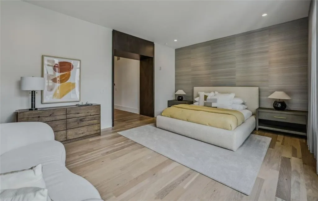 1301 Peachtree Street Ne Unit 4l, Atlanta, Georgia 30309, 3 Bedrooms Bedrooms, ,3 BathroomsBathrooms,Residential,For Sale,1301 Peachtree Street Ne Unit 4l,7600680
