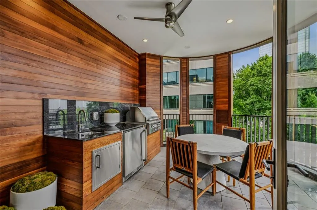 1301 Peachtree Street Ne Unit 4l, Atlanta, Georgia 30309, 3 Bedrooms Bedrooms, ,3 BathroomsBathrooms,Residential,For Sale,1301 Peachtree Street Ne Unit 4l,7600680