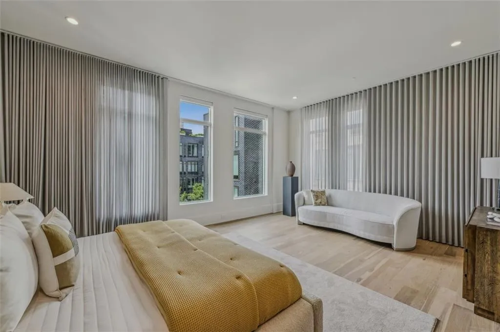 1301 Peachtree Street Ne Unit 4l, Atlanta, Georgia 30309, 3 Bedrooms Bedrooms, ,3 BathroomsBathrooms,Residential,For Sale,1301 Peachtree Street Ne Unit 4l,7600680