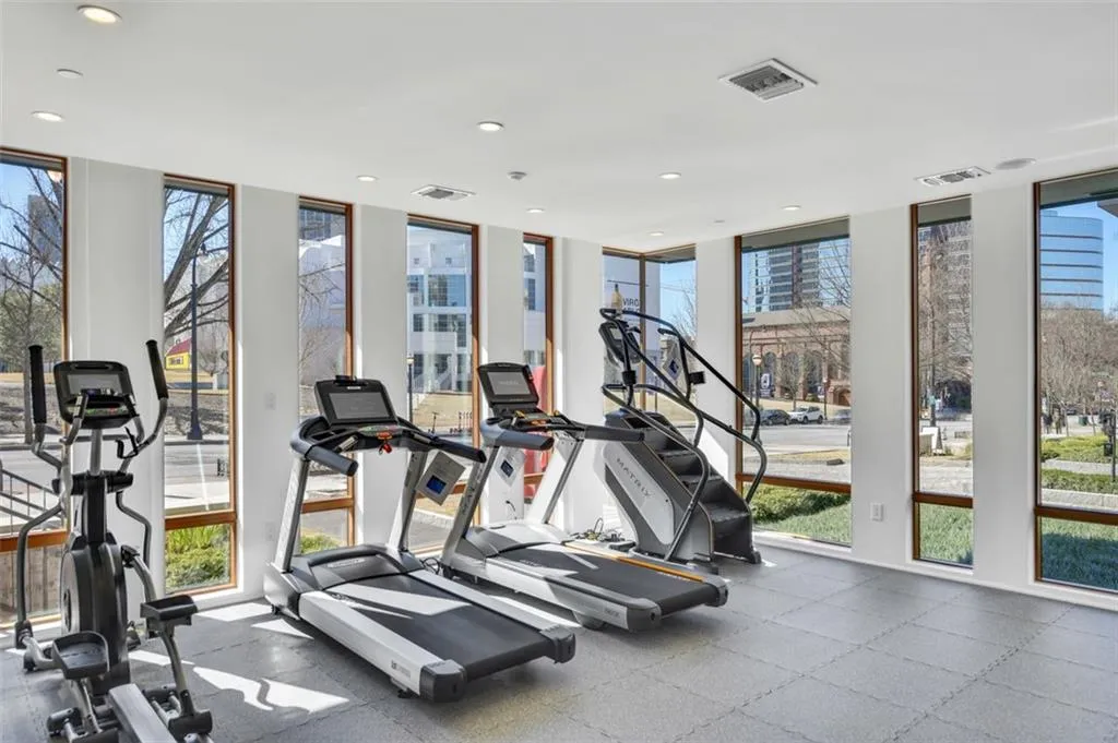 1301 Peachtree Street Ne Unit 4l, Atlanta, Georgia 30309, 3 Bedrooms Bedrooms, ,3 BathroomsBathrooms,Residential,For Sale,1301 Peachtree Street Ne Unit 4l,7600680