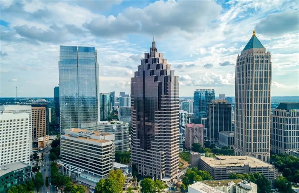 1301 Peachtree Street Ne Unit 4l, Atlanta, Georgia 30309, 3 Bedrooms Bedrooms, ,3 BathroomsBathrooms,Residential,For Sale,1301 Peachtree Street Ne Unit 4l,7600680