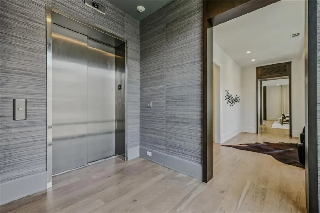 1301 Peachtree Street Ne Unit 4l, Atlanta, Georgia 30309, 3 Bedrooms Bedrooms, ,3 BathroomsBathrooms,Residential,For Sale,1301 Peachtree Street Ne Unit 4l,7600680