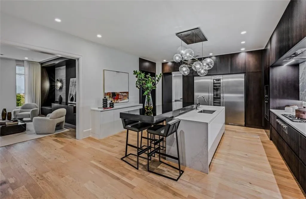 1301 Peachtree Street Ne Unit 4l, Atlanta, Georgia 30309, 3 Bedrooms Bedrooms, ,3 BathroomsBathrooms,Residential,For Sale,1301 Peachtree Street Ne Unit 4l,7600680